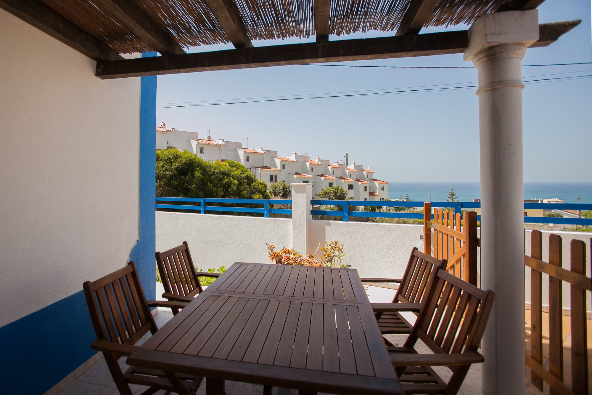 Ericeira Chill Hill Hostel & Private Rooms - Sea Food Экстерьер фото